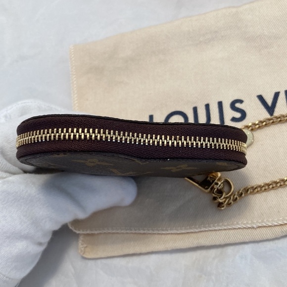 LOUIS Vuitton Monogram Coeur (Heart) Coin Purse - Picture 8 of 12